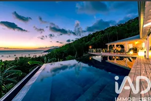 Architectural house at Bouillante (97125)