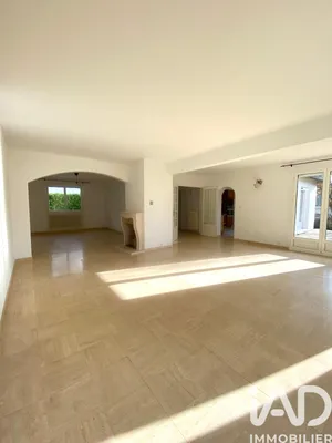 House in Crespières (78121)