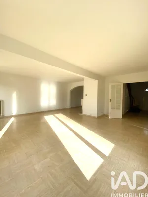 Maison à Crespières (78121)