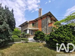 Traditional house at Montreuil (93100)
