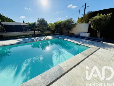 Architectural house in Saint-Cyr-sur-le-Rhône (69560)
