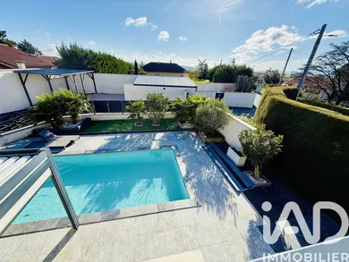 Architectural house in Saint-Cyr-sur-le-Rhône (69560)