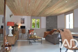 Manoir à Saint-Saud-Lacoussière (24470)