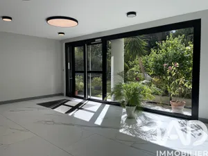 Apartment at Paris (75016)