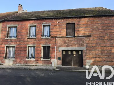 Traditional house in Baye (51270)