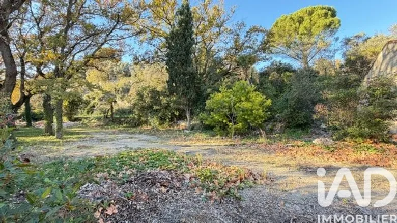 Terrain 682 m² · à Caumont-sur-Durance · 136 000 €