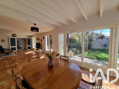 House in Arveyres (33500)