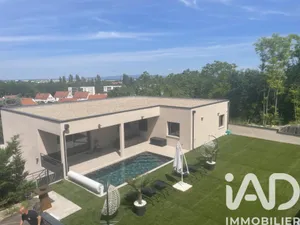 House at Cébazat (63118)