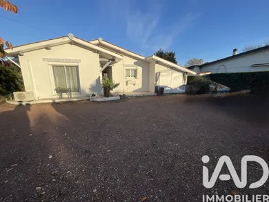 House in Parempuyre (33290)