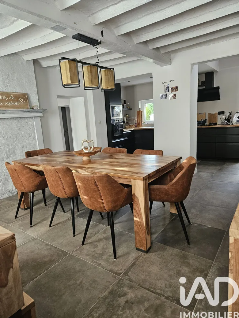 Maison 8 pièces 160 m² · à Vieux-Condé · 160 m² · 187 000 €