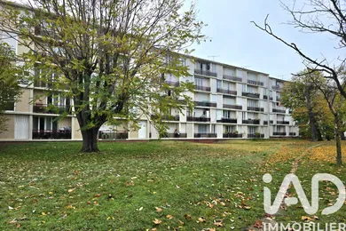 Apartment at Bezons (95870)