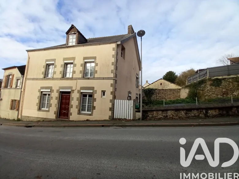 Maison 6 pièces 108 m² · à Villaines-la-Juhel · 107,6 m² · 70 000 €