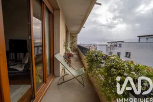 Apartment in Montreuil (93100)