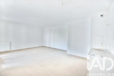 Apartment in Mennecy (91540)