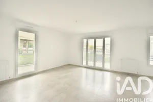 Apartment in Mennecy (91540)