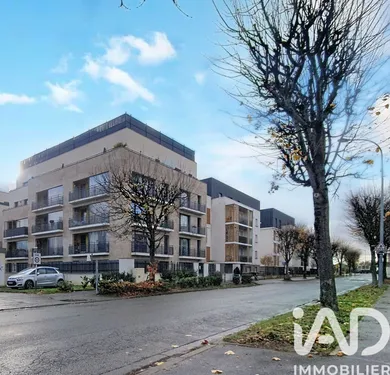 Apartment in Noisy Le Grand (93160)