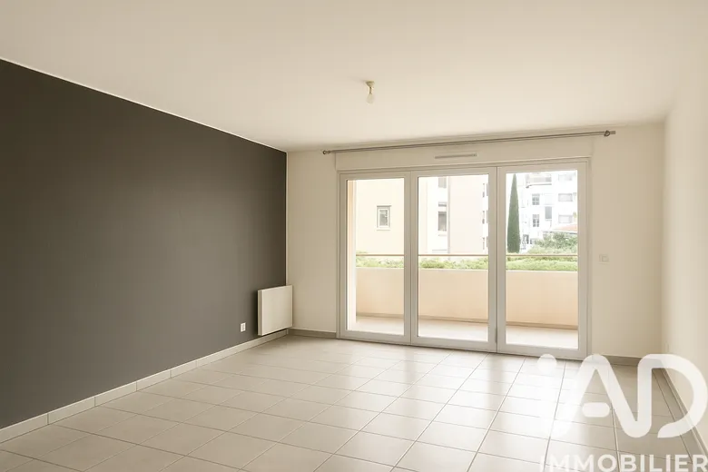 Appartement 3 pièces 60 m² · à Saint-Laurent-du-Var · 59,9 m² · 270 000 €