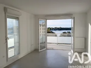 Apartment in Bordeaux (33300)