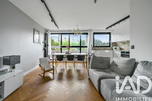 Apartment in Paris (75019)