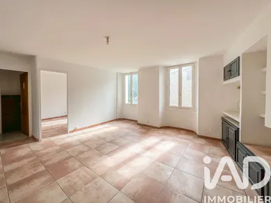 Apartment in Claviers (83830)
