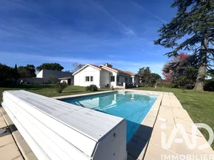 Maison traditionnelle à Saint-Pierre-du-Mont (40280)