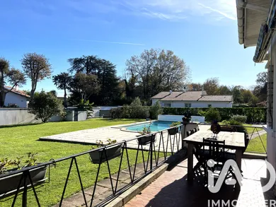 Traditional house in Saint-Pierre-du-Mont (40280)