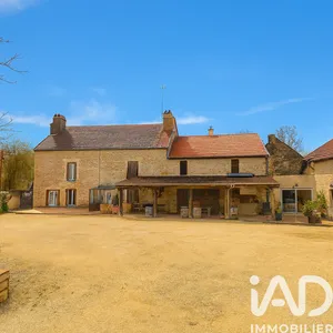 Traditional house at Praslay (52160)