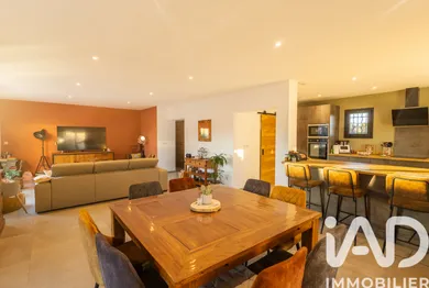 Maison de village à Arles (13200)