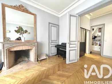 Apartment at Paris (75016)