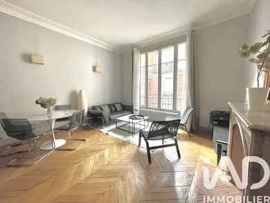 Apartment at Paris (75016)