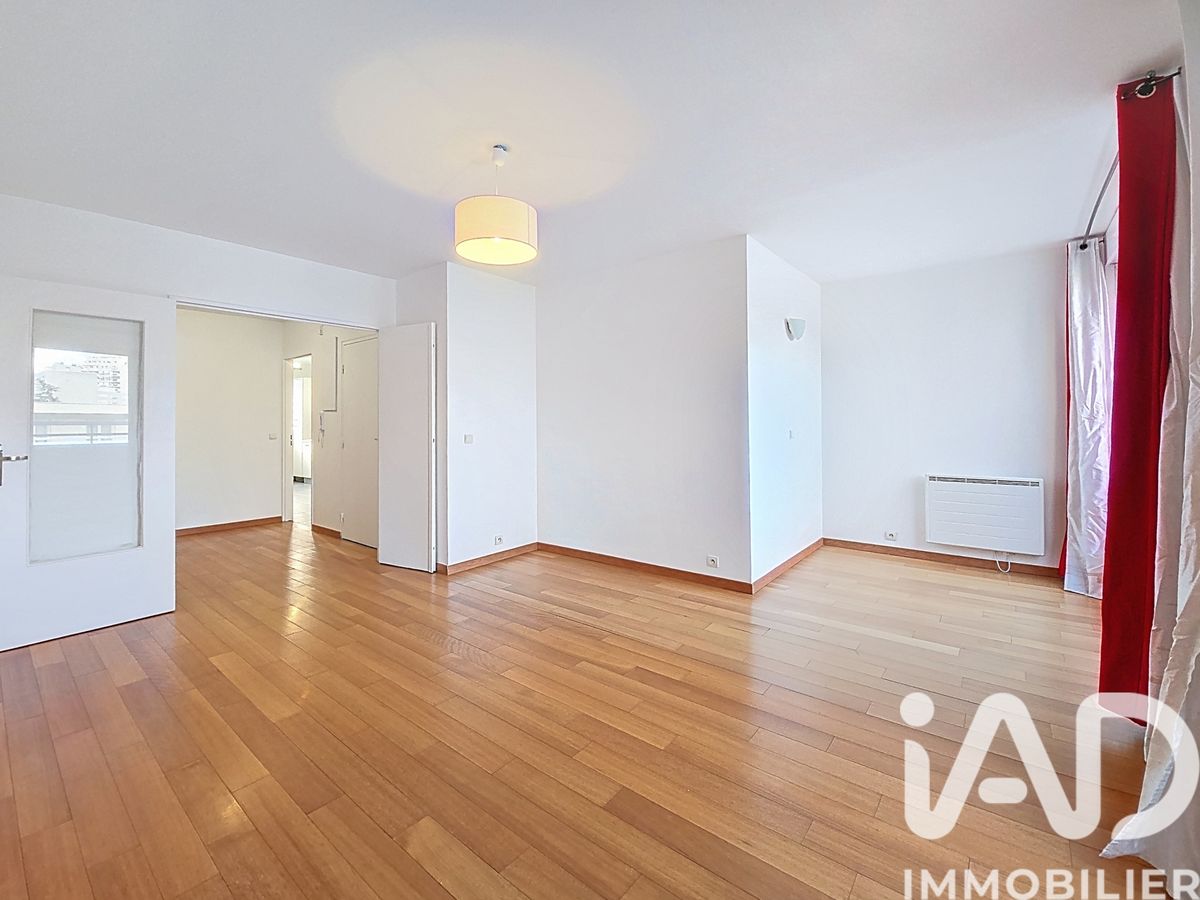 Appartement 4 pièces de 83 m² à Courbevoie (92400)