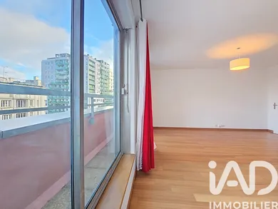 Apartment in Courbevoie (92400)