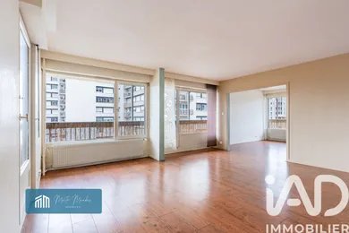 Apartment in Saint-Étienne (42100)
