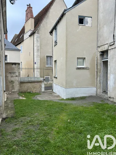 Immeuble à Issoudun (36100)