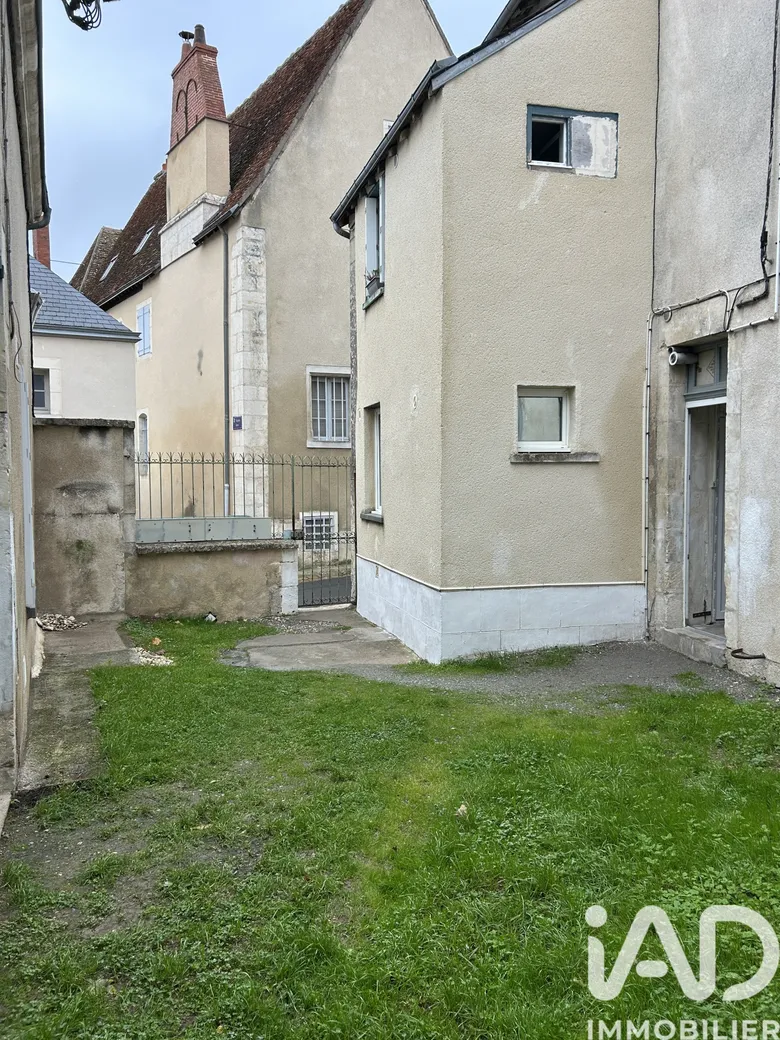 Immeuble 233 m² · à Issoudun · 233 m² · 215 000 €