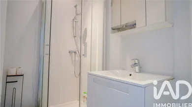 Apartment in Paris (75015)