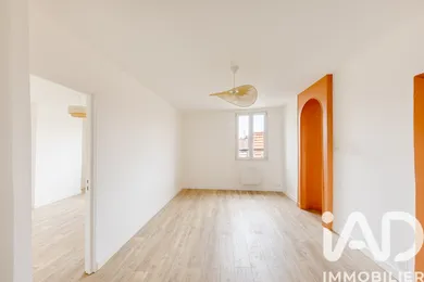 Apartment in Montmorency (95160)