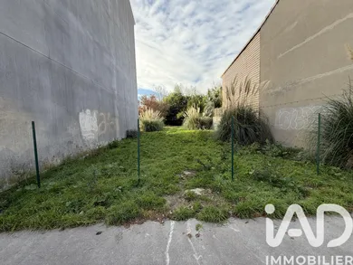 Building plot in Bordeaux (33100)