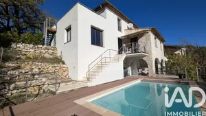 Maison à Saint-Jeannet (06640)
