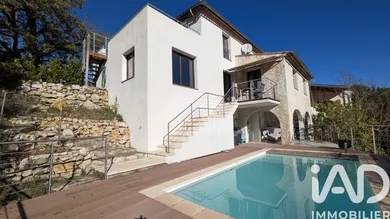 Maison à Saint-Jeannet (06640)