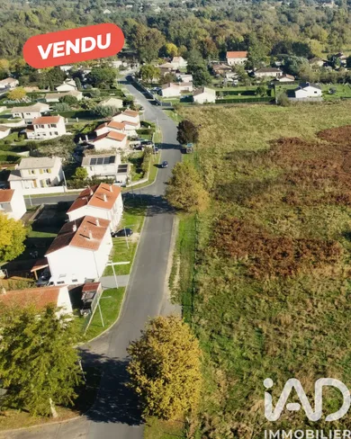 Terrain à Saint-Seurin-sur-l'Isle (33660)
