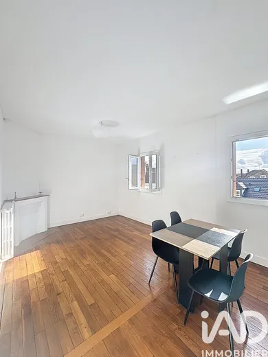 Apartment at Yerres (91330)