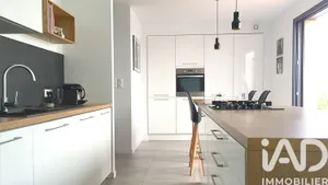 Architectural house at Cercié (69220)