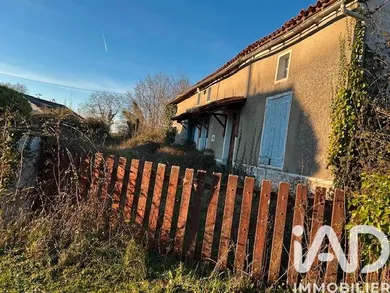 Maison de campagne à Saint-Coutant (79120)