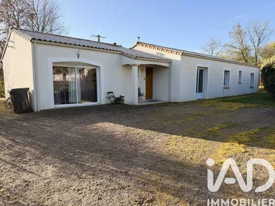 Detached house in Adilly (79200)