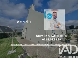 Traditional house at Plouzévédé (29440)