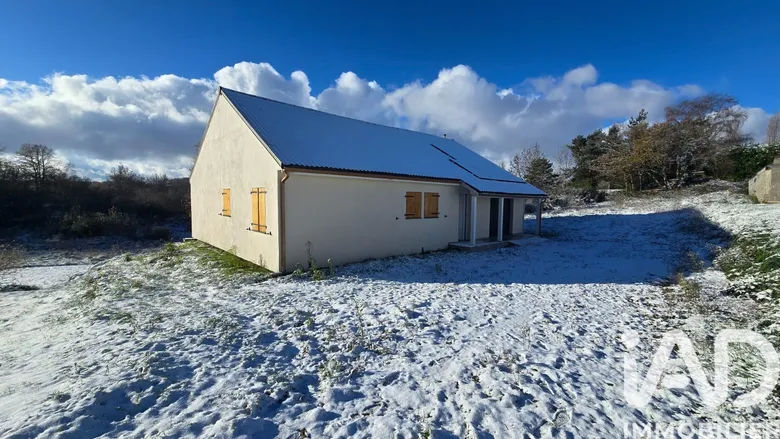 Maison 3 pièces 80 m² · à Charbonnières-les-Varennes · 79,7 m² · 190 000 €