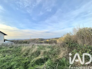 Terrain à bâtir à Ussac (19270)