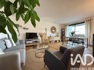 Apartment at Saint-Laurent-du-Var (06700)