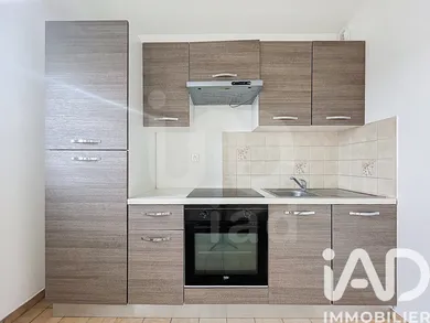 Apartment in Pontault-Combault (77340)